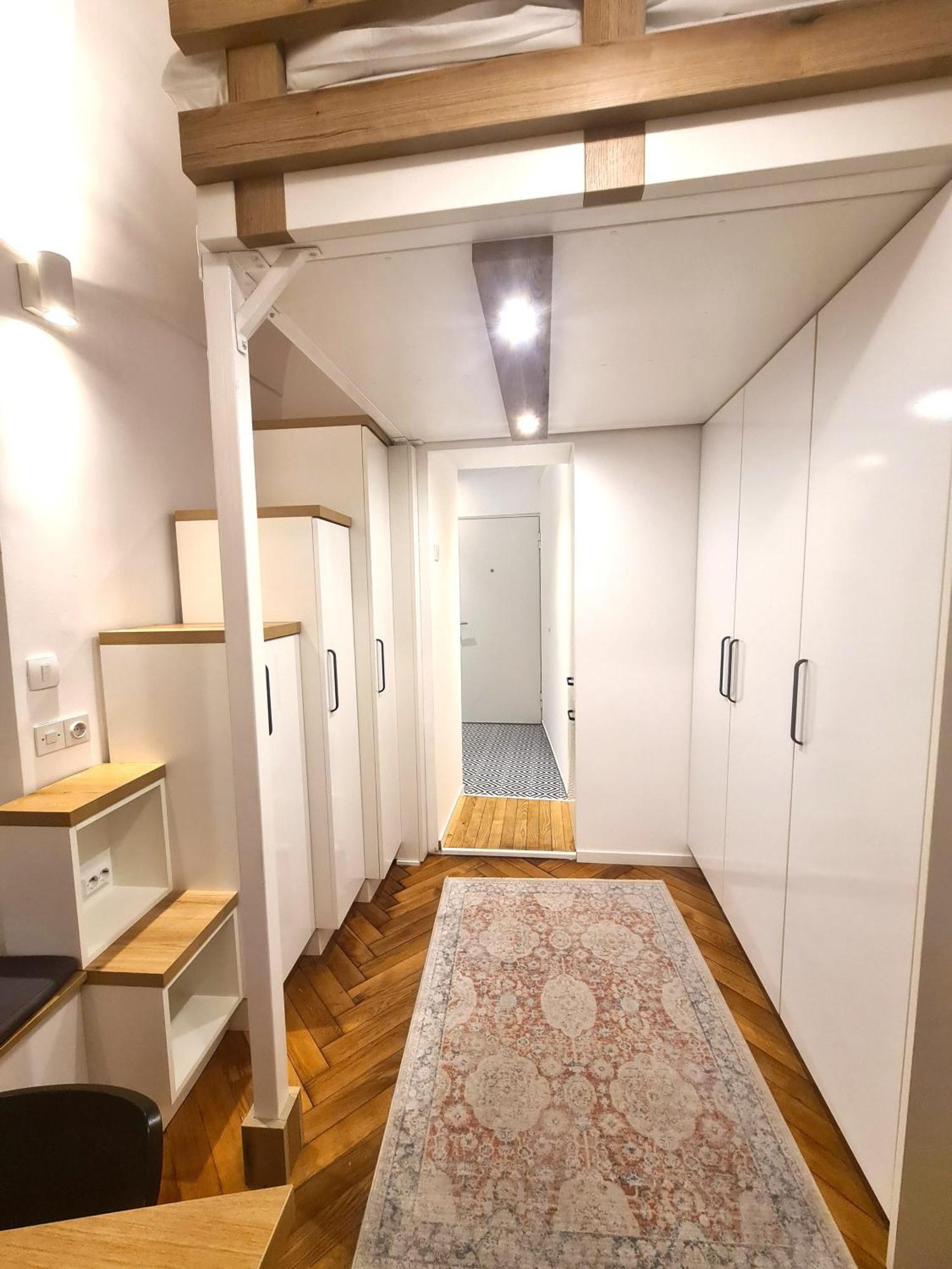 Courtyard Center * Lubiana