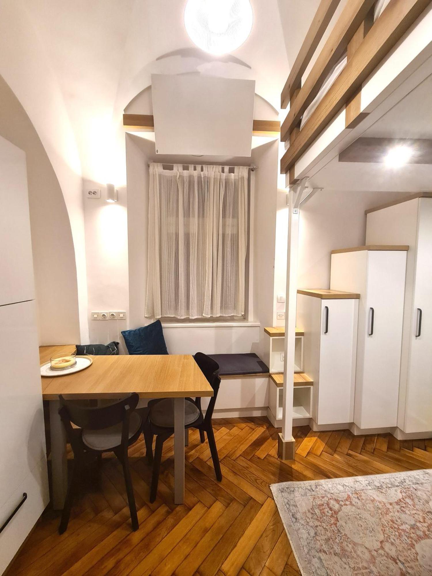 Courtyard Center * Lubiana