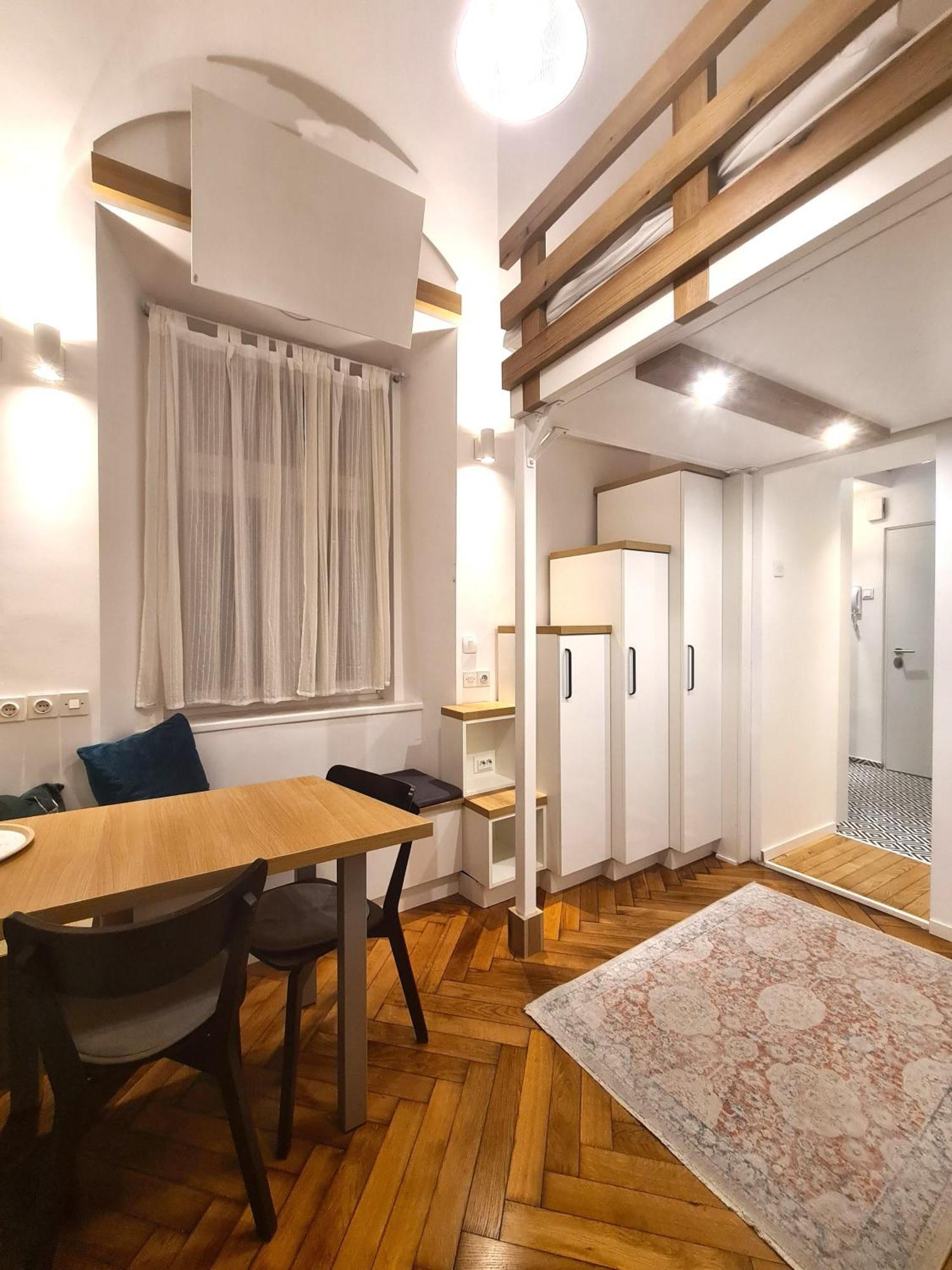 Courtyard Center * Lubiana